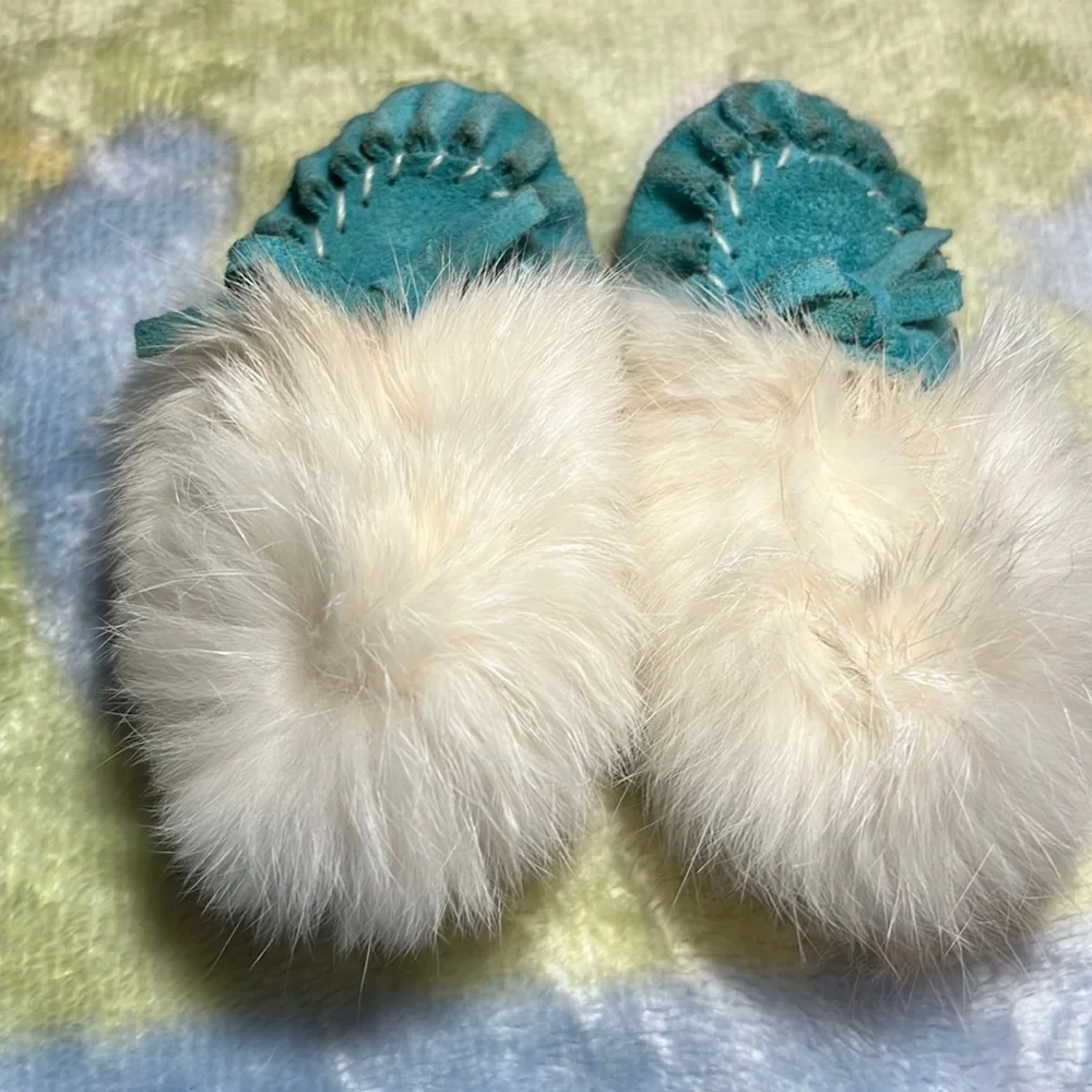 Baby leather moccasins. Beautiful teal leather with real white fur at ankle